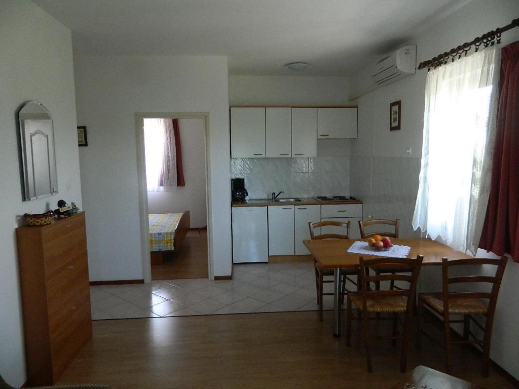 Apartments Skender Чизичі Екстер'єр фото